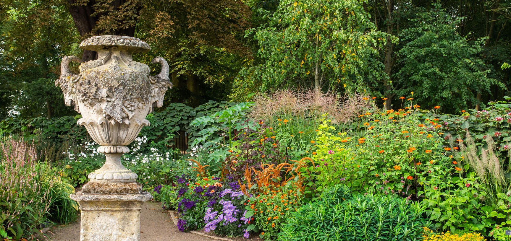 The Lower Garden Oxford Botanic Garden And Arboretum