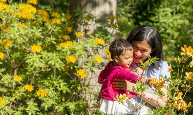 Harcourt Arboretum Mum and Child