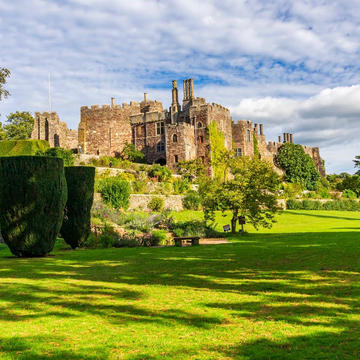 berkeley castle garden